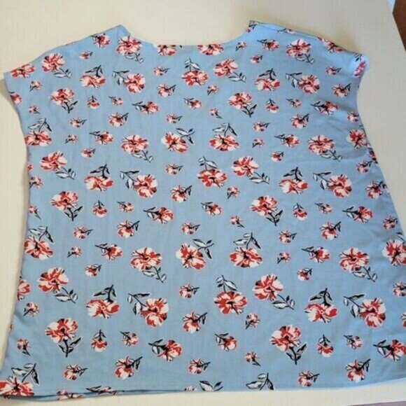 Hilary Radley Medium Blouse Floral Medium Light blue short cap sleeves flowy EUC - Picture 4 of 7